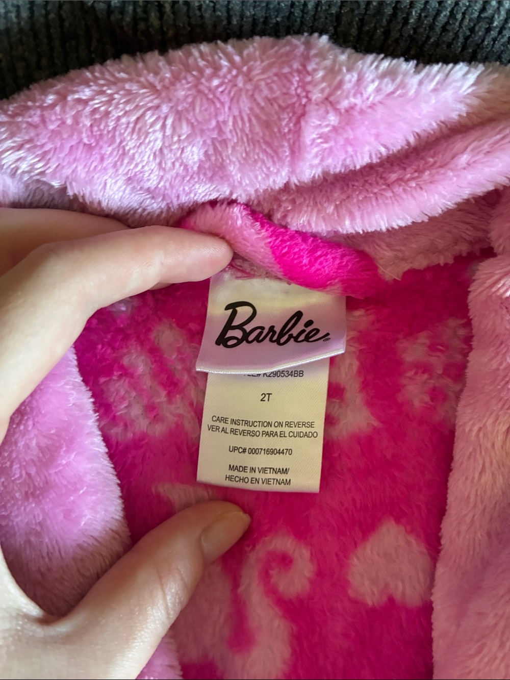 🛍️BOGO🛍️ 2T Barbie Christmas Robe - Picture 2 of 2